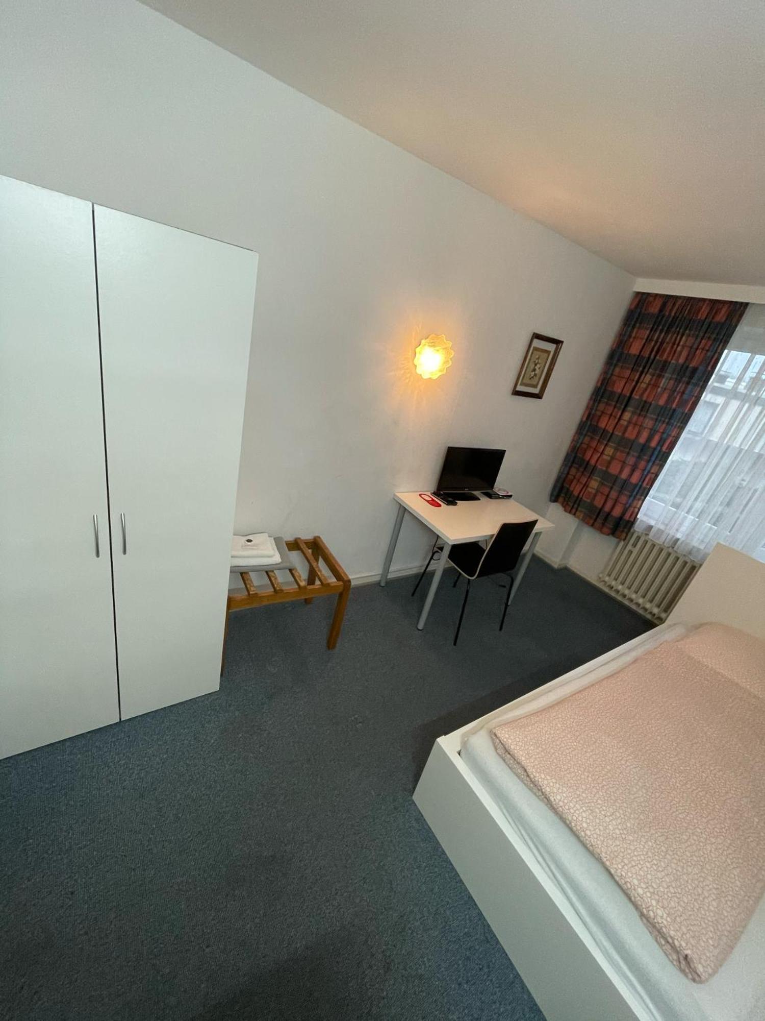 Haven Hotels - Hotel Am Stadion Леверкузен Номер фото